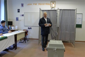 Választás 2022 - Leadta szavazatát Semjén Zsolt miniszterelnök-helyettes