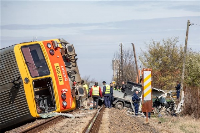 Több ember meghalt egy vonatbalesetben Mindszentnél