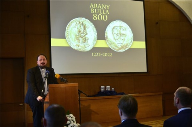 Kamarakiállítás és emlékérme az Aranybulla kiadásának 800. évfordulójára