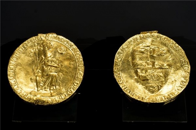 Kamarakiállítás és emlékérme az Aranybulla kiadásának 800. évfordulójára