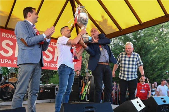 A kupagyőztes Sepsi OSK játékosait köszöntötték a szurkolók Sepsiszentgyörgyön