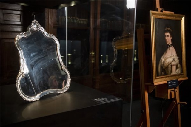 Sisi piperetükre a májusi Hónap kincse a Magyar Nemzeti Múzeumban