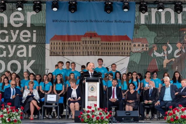 A Bethlen Gábor Kollégium alapításának a 400. évfordulóját ünnepelték Nagyenyeden