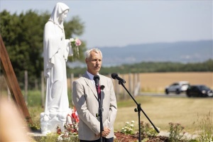 A húsz évvel ezelőtti buszbaleset áldozataira emlékeztek Balatonszentgyörgynél
