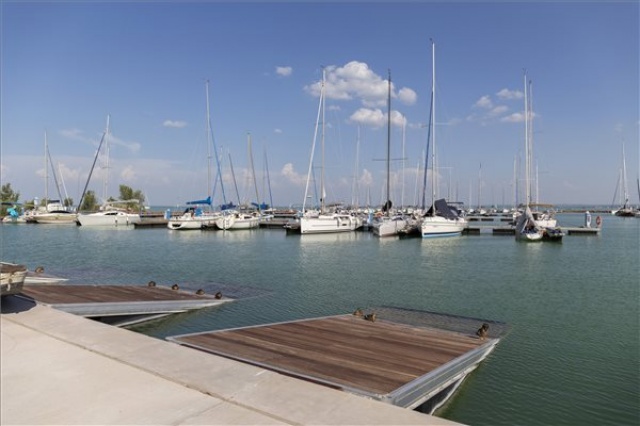 Megnyílt a Balaton legújabb kikötője, a Kékszalag Port Balatonfüreden