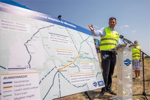 A Szeged és a röszkei határ vasútvonal-fejlesztés kivitelezési munkáiról tartottak tájékoztatót 