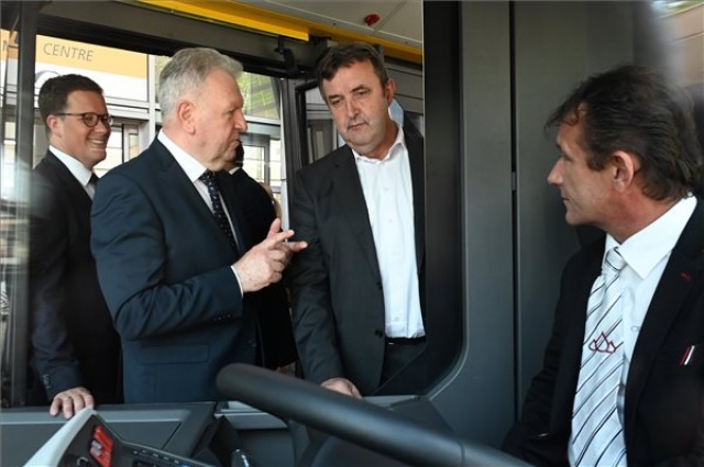 Bemutatták a magyar buszcsalád új típusát 
