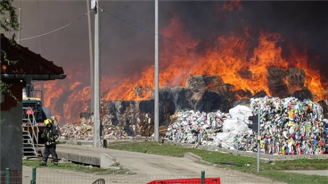 Tűz ütött ki a felgyői hulladékkezelőben