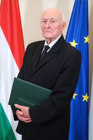 Állami kitüntetéseket adtak át Magyarország csíkszeredai főkonzulátusán