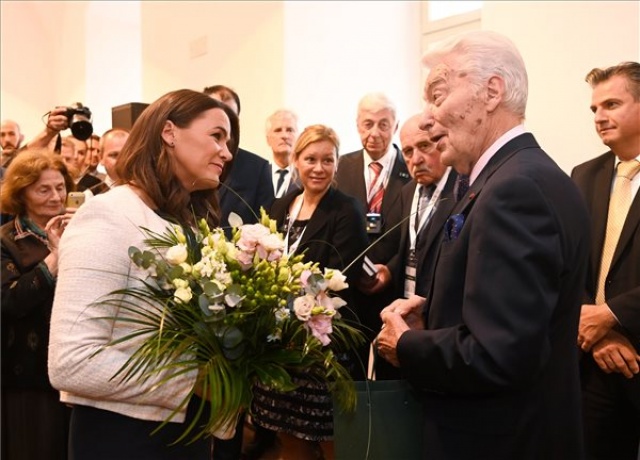 Novák Katalin a Magyarország Barátai közösséget köszöntötte