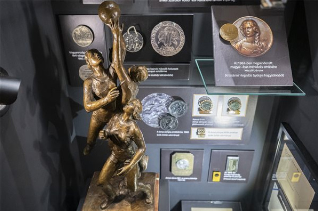 Megnyílt a Magyar Kosárlabda Múzeum a szövetség székházában