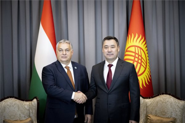 Orbán Viktor Üzbegisztánban
