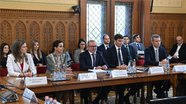 Lantos Csaba energiaügyi miniszterjelölt meghallgatása a gazdasági bizottság ülésén 