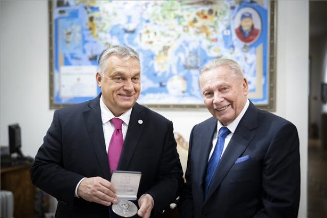 Orbán Viktor a volt szlovák elnökkel tárgyalt