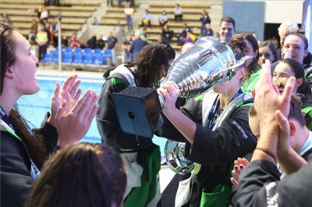 BENU női vízilabda MK - Története során először a Ferencváros nyerte a trófeát