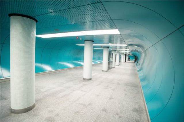 Metrófelújítás - Átadták a Deák Ferenc tér és a Ferenciek tere megújult állomásait a 3-as metró vonalán
