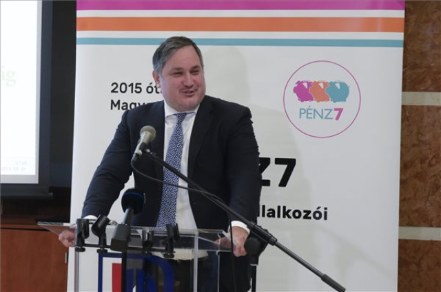 Átadta a pénzügyi kultúra nagykövete díjakat a Magyar Bankszövetség