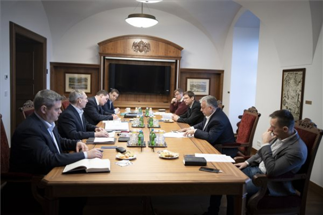Belügyi kormánykabinet-ülés a Karmelitában