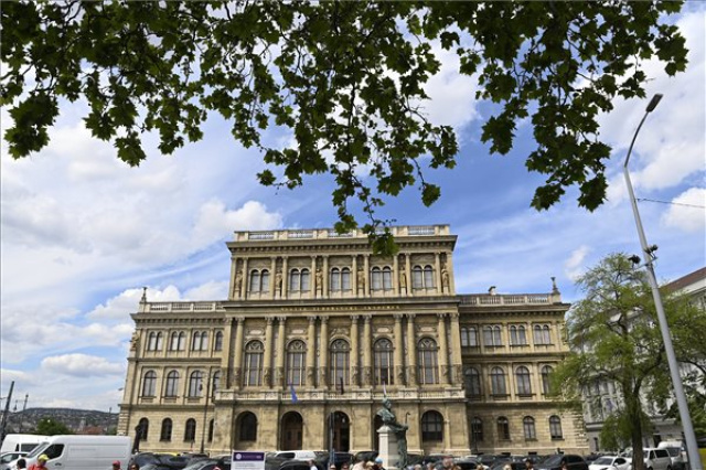 Nyáron kezdődik a Magyar Tudományos Akadémia székházának felújítása