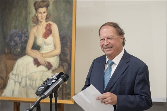 Salgótarjáni művész festményét adományozták a városi múzeumnak Chiléből