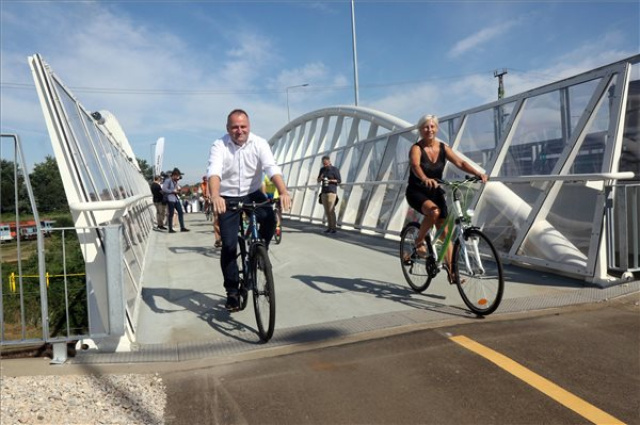 Elkészült a miskolci Y-híd kerékpáros hídja és kerékpárútja