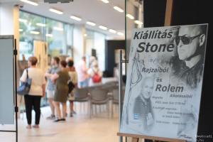 Stone és Rolem kiállítása