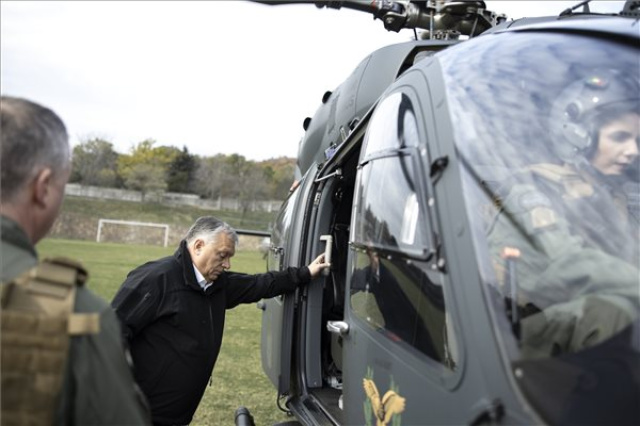 Orbán Viktor az Adaptive Hussars '23 hadgyakorlaton