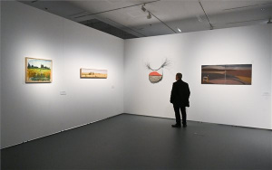 Megnyílt a Suttogó föld - A táj alternatívái a magyar és izraeli kortárs képzőművészetben című kiállítás Budapesten