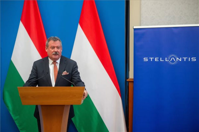A Stellantis csoport elektromobilitási stratégiájának kulcselemét helyezi Magyarországra