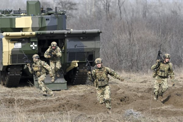 A Lynx lövészpáncélosok harcjárművezető gyakorlata Tatárszentgyörgyön 