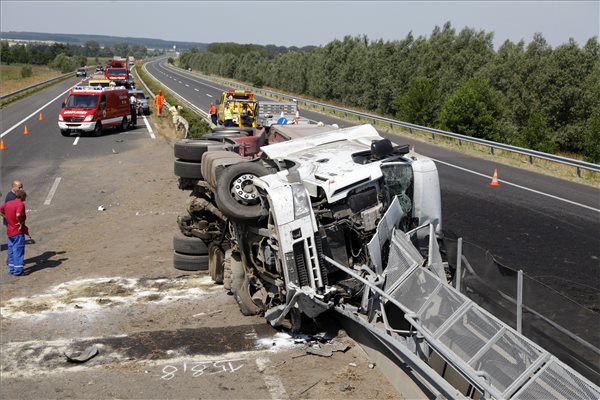 Baleset Balatonkereszturnal Teljesen Lezartak Az M7 Est Nagykanizsa Fele