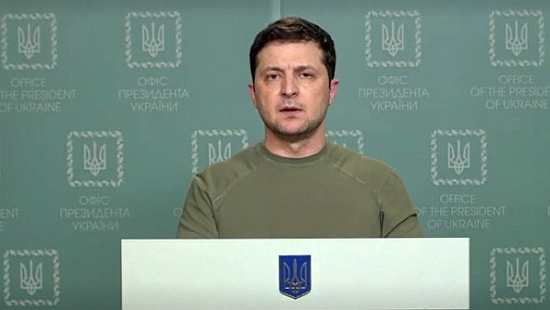 Ουκρανικός πόλεμος – Ζελένσκι: Οι Ουκρανοί αρνούνται να παραχωρήσουν μέρος της Ουκρανίας στη Ρωσία